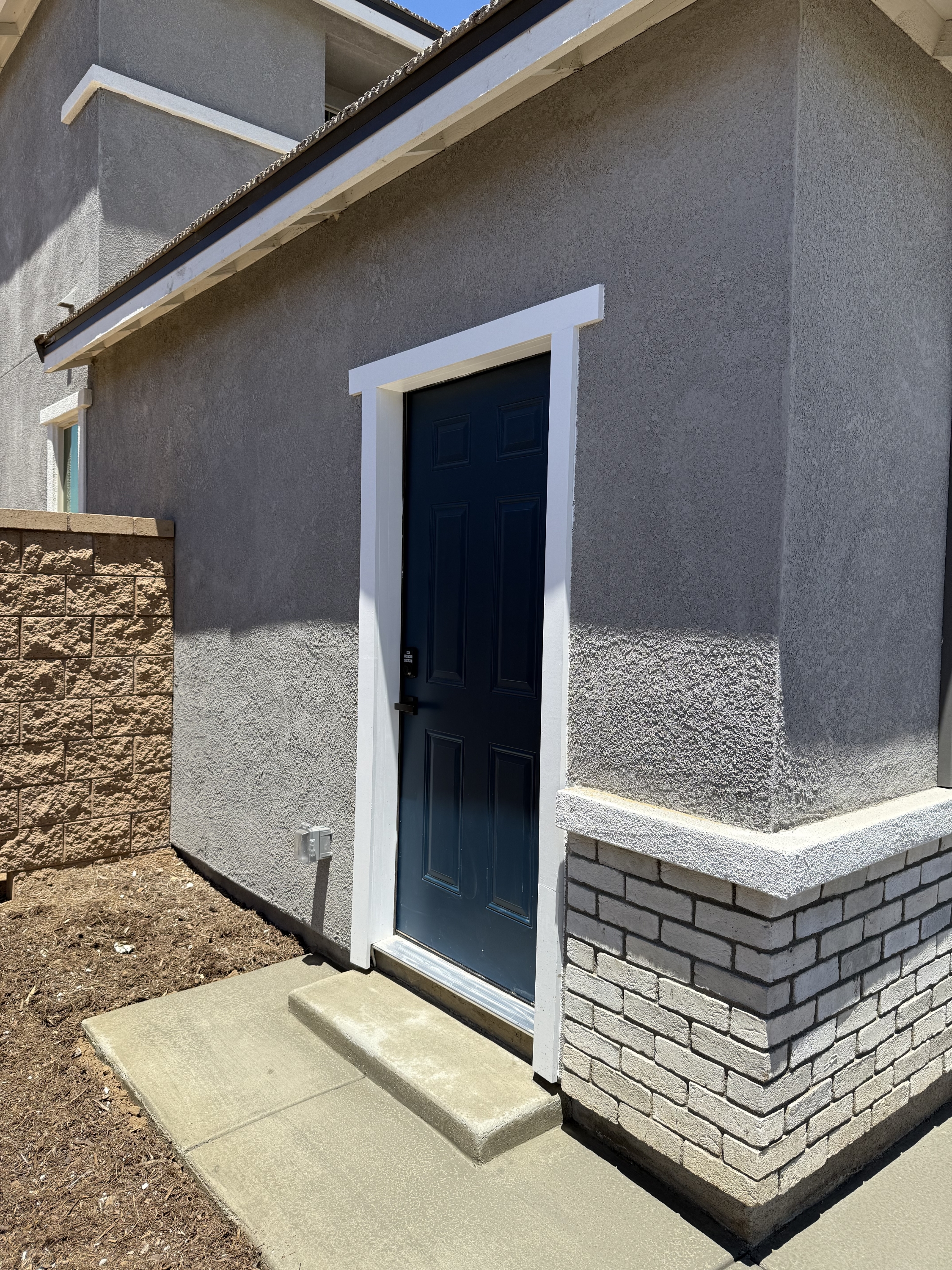 4470 Hickory Court - 2 Gen-Suite